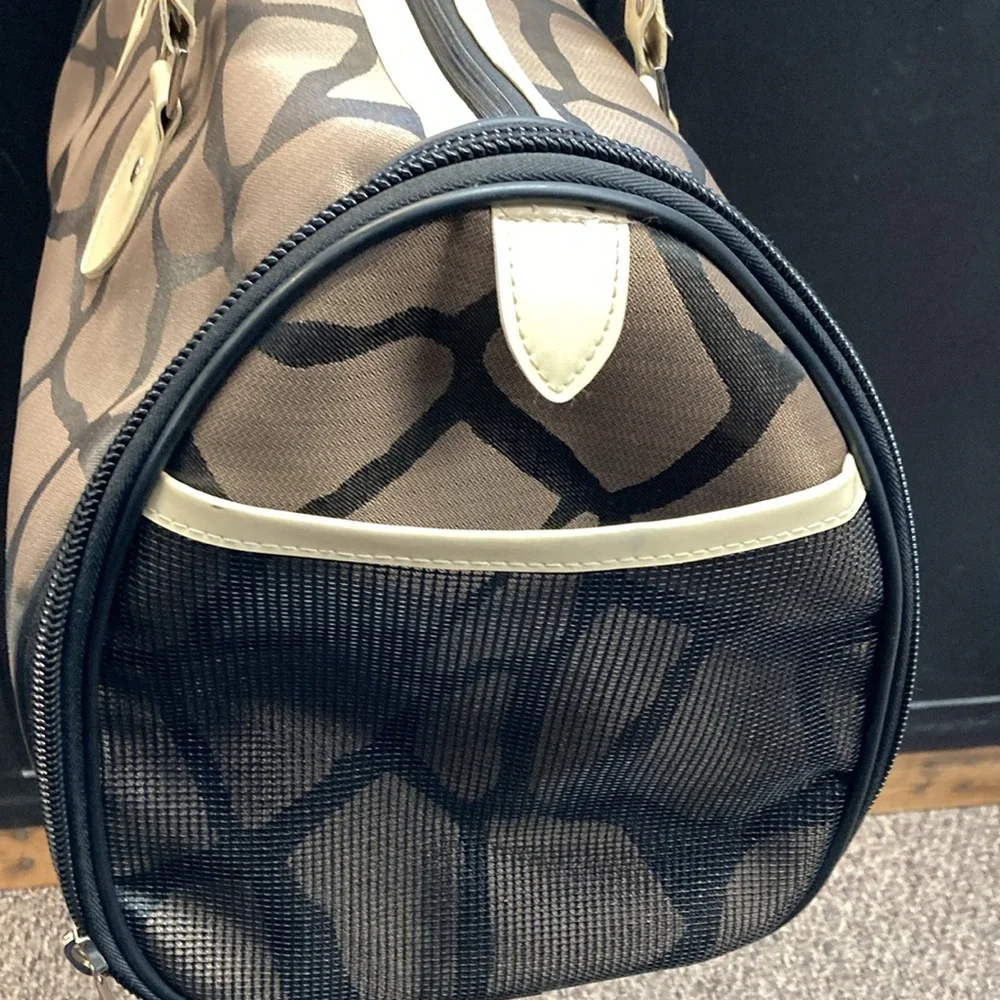 VIPet Black and Tan Pet Carrier NWOT